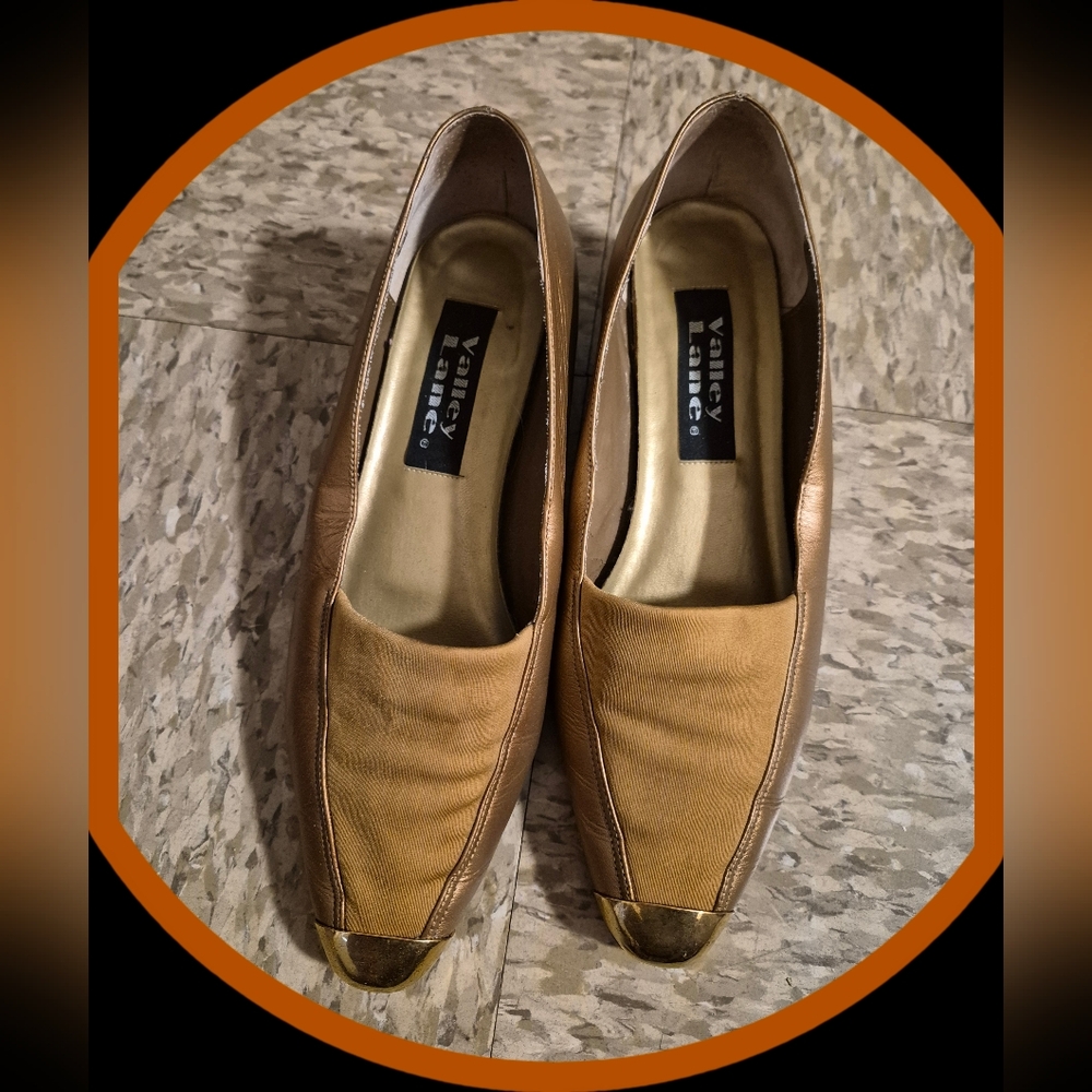 Valley Lane Vintage Gold/Tan Metallic Loafers w/Gold Cap Toe